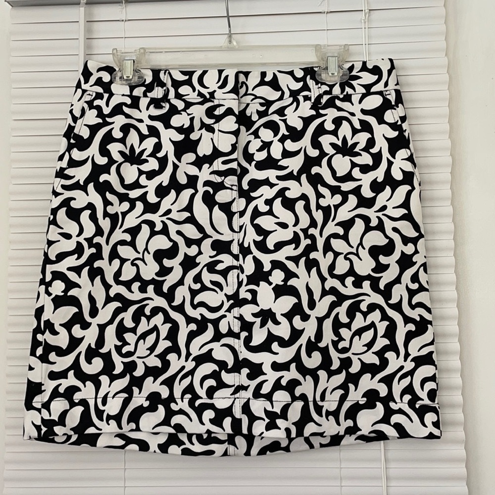 Ann Taylor size 8P Skirt NWOT